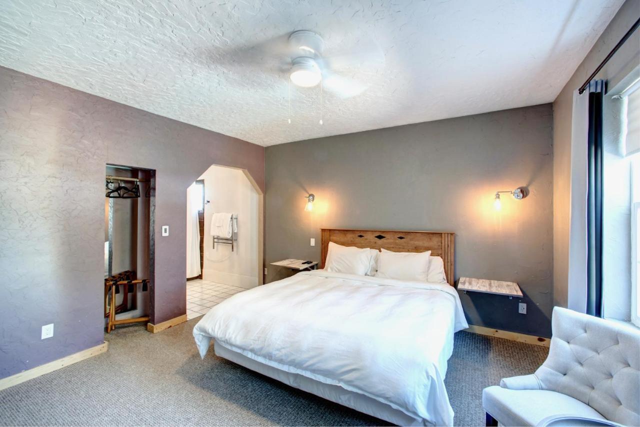 Eagle'S Landing Lodge Custer Ruang foto