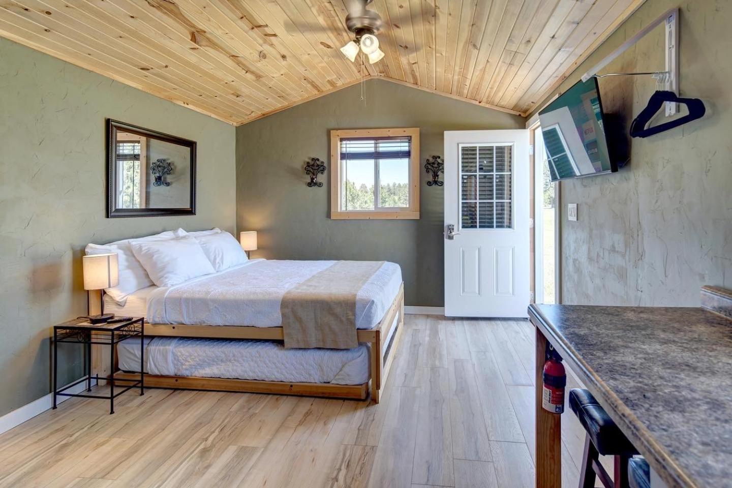 Eagle'S Landing Lodge Custer Bagian luar foto